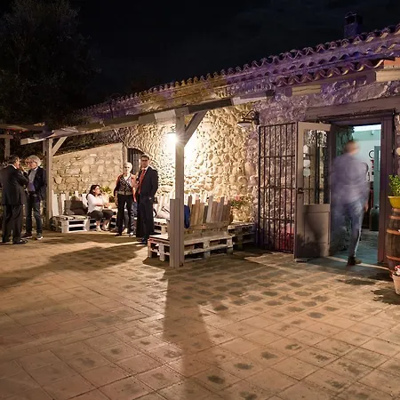 Tenuta Terrarossa 3*