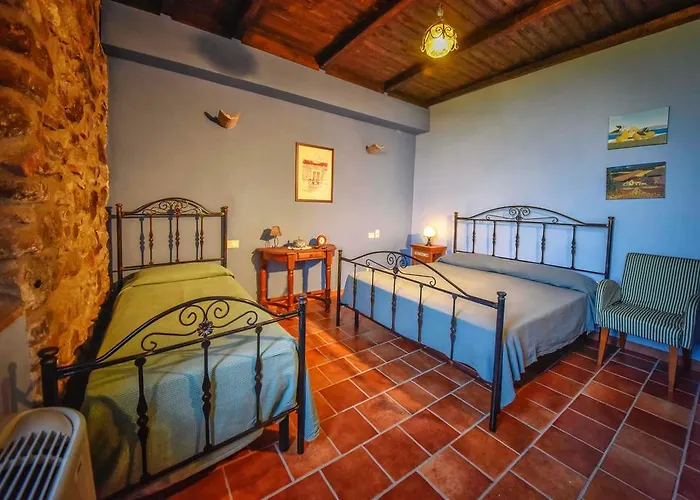 Tenuta Terrarossa לינה וארוחת בוקר 3*