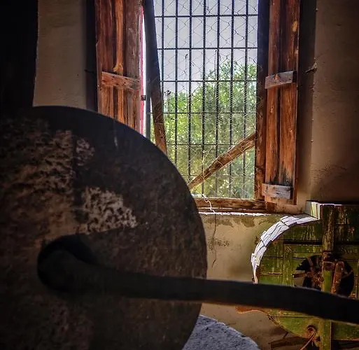 לינה וארוחת בוקר Tenuta Terrarossa 3*