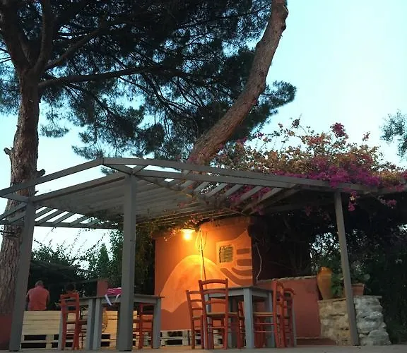 לינה וארוחת בוקר Tenuta Terrarossa רוסאנו